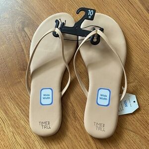 Time And Tru Sandals Size 10W NWT